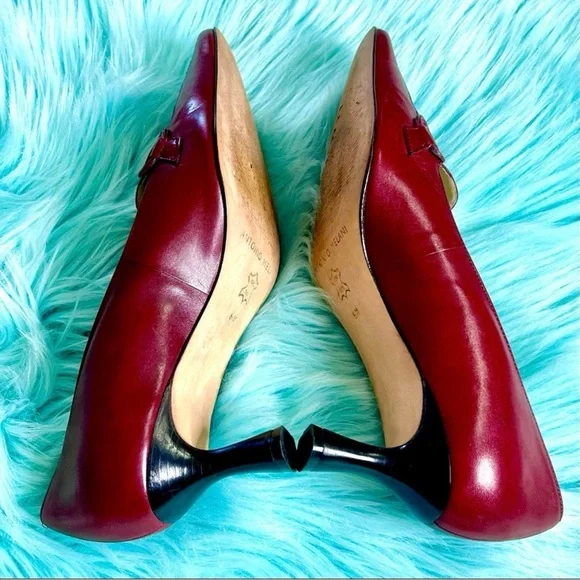 ⭐️ Antonio Melani Vintage Burgundy LEATHER Kitten Heels Women’s 6 - Picture 8 of 13